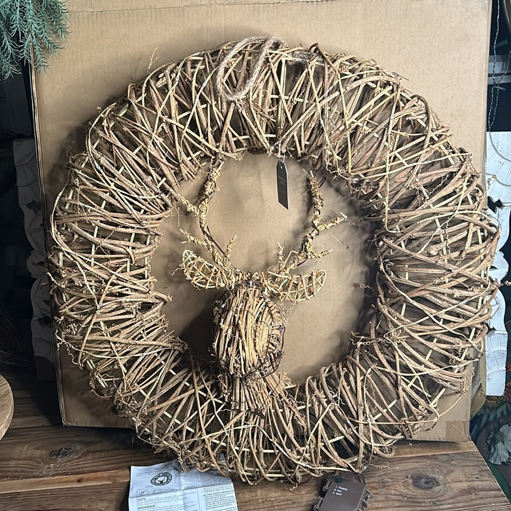 Pottery Barn Woodland Stag Lit Wreath BNIB - Picture 2 of 8